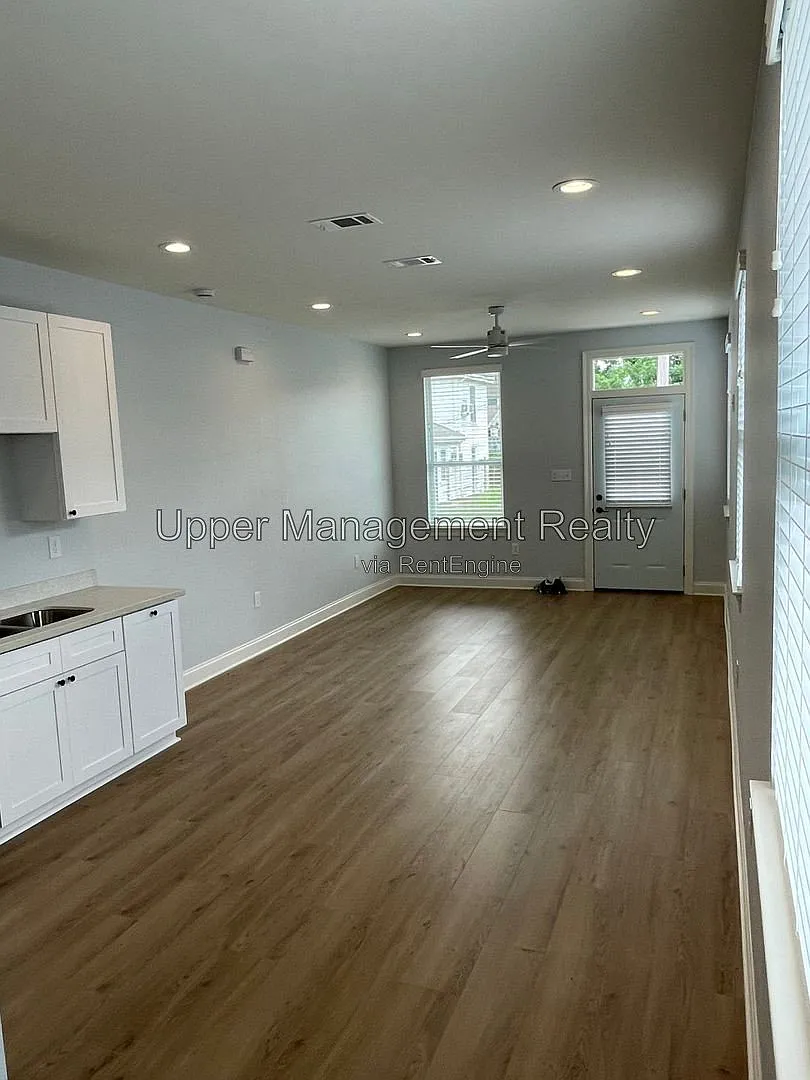 3 bed, 3.5 bath, 1475 sqft, $1,850 — Photo 3