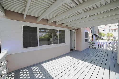1025 Avenue A Photo 1