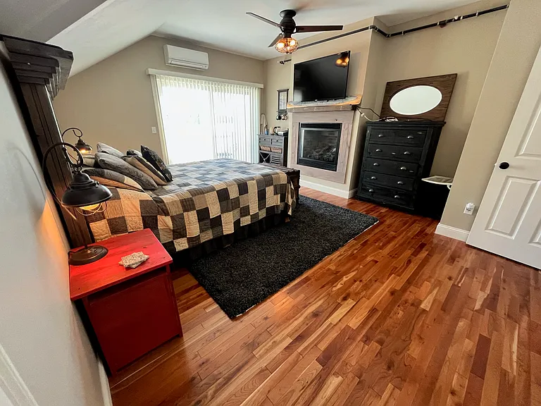 1374 Village Rd #4 — Photo 13