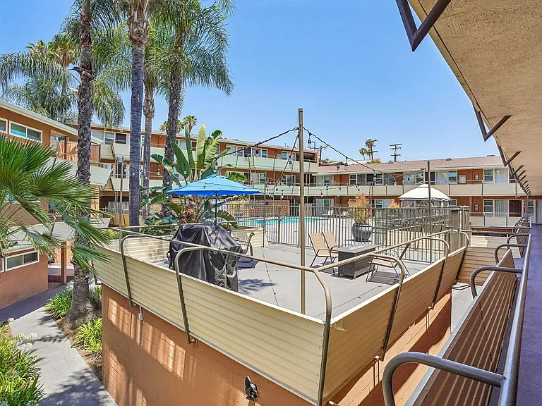 Terraces at South Pasadena Apartments — Photo 11