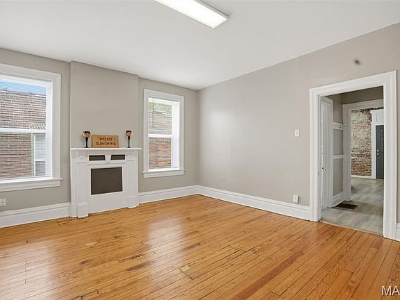 2nd image of 3847 Blaine Ave