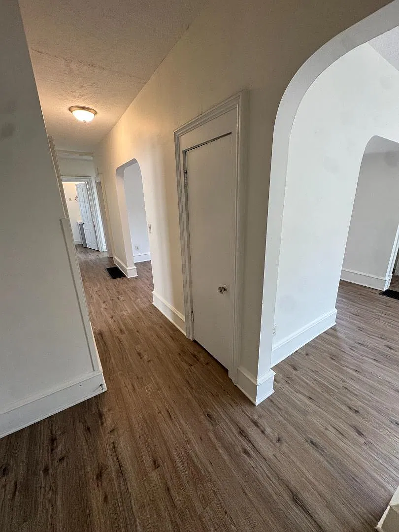 601 E Washington St - Unit U — Photo 3