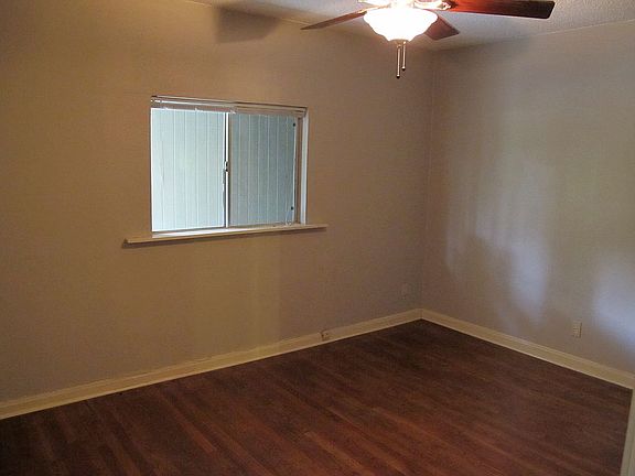 Middle Bedroom