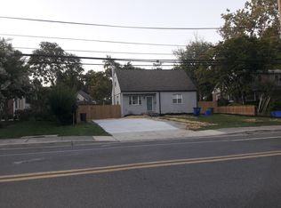 5807 Greentree Rd, Bethesda, MD 20817