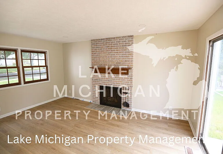 1010 N Hampton Dr NE — Photo 6