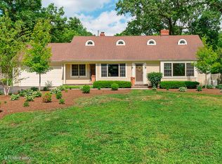 1N131 Indian Knoll Rd, West Chicago, IL 60185