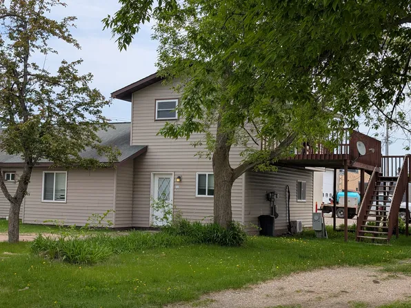 110 Elm St SW #A, Clearbrook, MN 56634