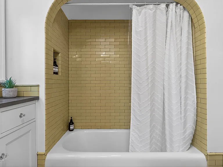 2028 NE Alameda Dr — Photo 12