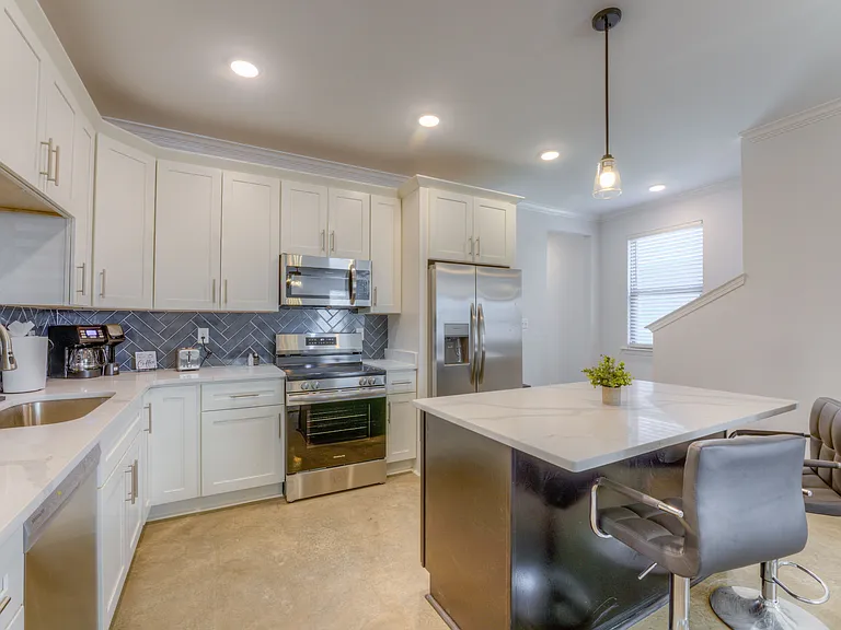 1030 Forrest Ave #1030 — Photo 10