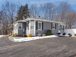 2 Fairgreen Dr, West Warwick, RI 02893