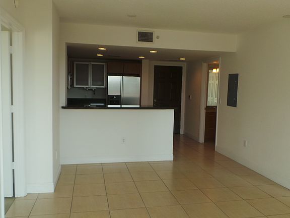5th image of 610 Clematis St APT 332