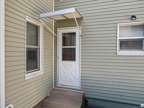 5th image of 1112 Summer St
