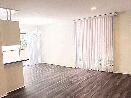4th image of 435 S Mariposa Ave APT 205
