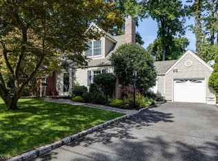 4 Maple St, Clark, NJ 07066