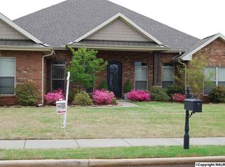 33 Walnut Cove Blvd SW, Huntsville, AL 35824