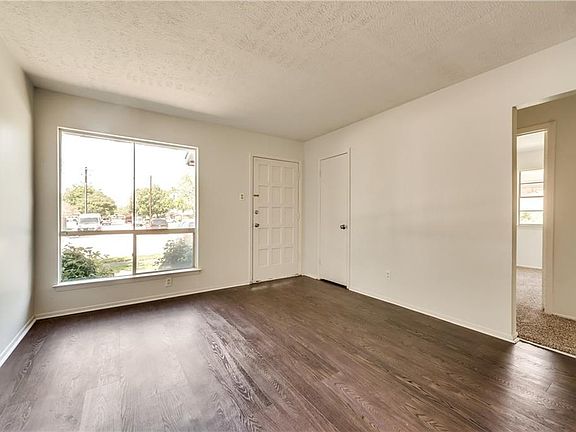 2nd image of 2402 Royal Dr