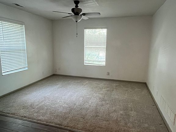 4th image of 415 Michigan St