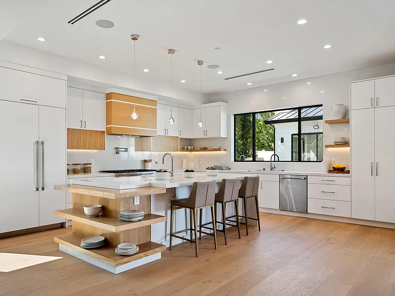 4425 Morse Ave — Photo 5
