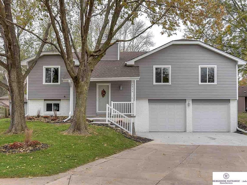 1st image of 2930 S 157th Cir