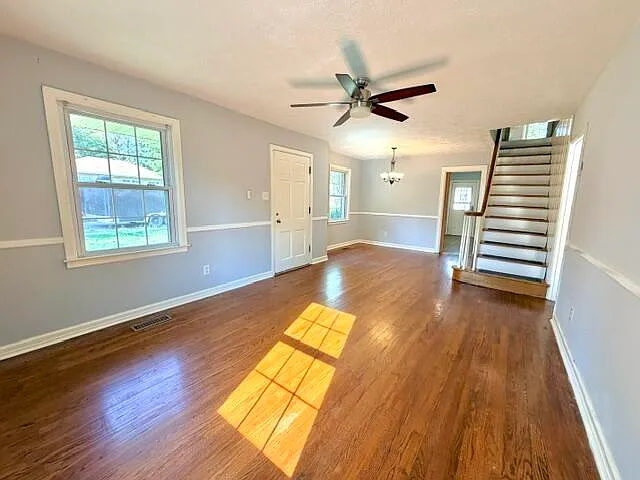 4 bed, 2.0 bath, 1705 sqft, $1,200 — Photo 3