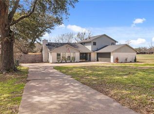 2701 Apple Creek Cir, Bryan, TX 77802