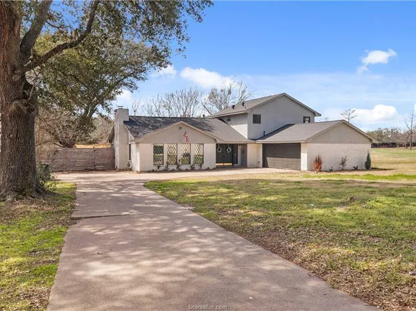2701 Apple Creek Cir, Bryan, TX 77802
