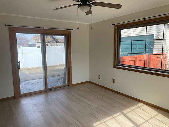 3rd image of 1556 Texas Dr