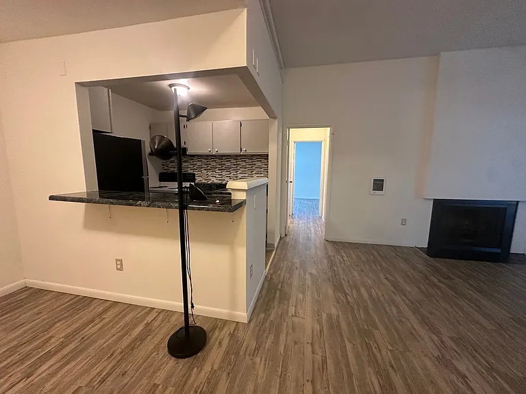 University Park Apartments near Cornell University — Photo 542