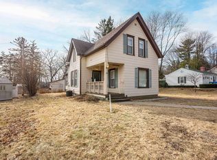 120 13th St, Baraboo, WI 53913