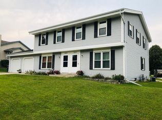 1602 Erin Ln, Waukesha, WI 53188