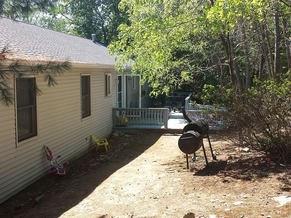 2nd image of 6 Behrle Dr