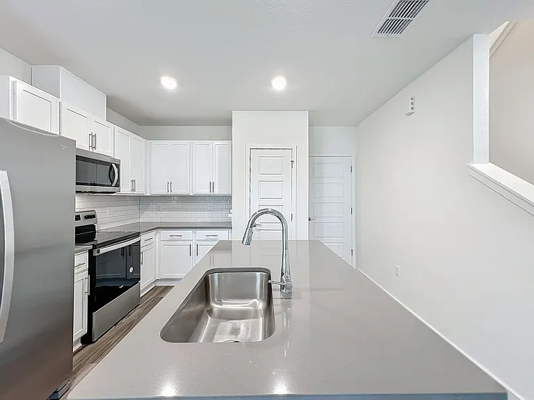 231 Dapper Ct — Photo 7