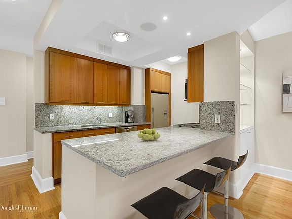 5th image of 425 Central Park W APT 3G