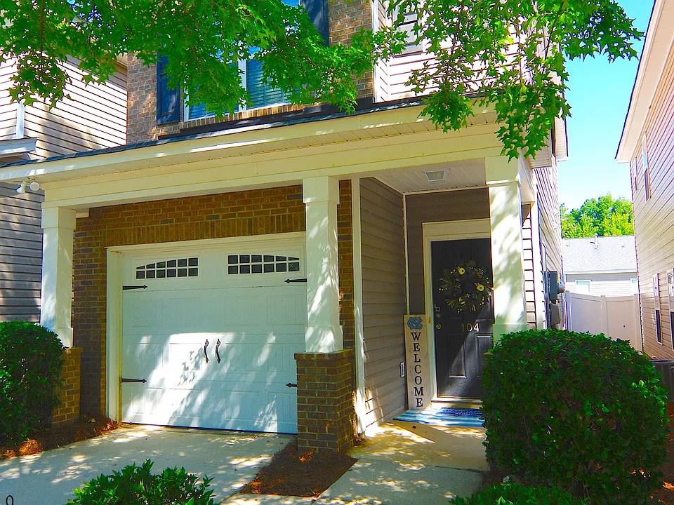104 Saluda Springs Ct
