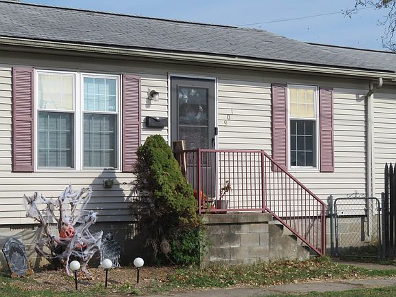 2nd image of 901 N Lafayette Ave