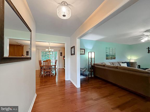 5th image of 46355 Fletcher Ct