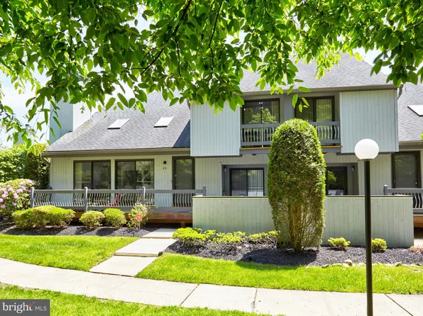 22 Peachtree Ct, Monmouth Junction, NJ 08852