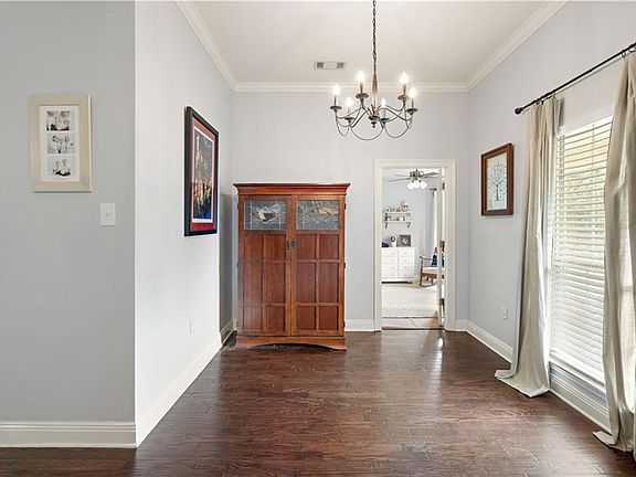 5th image of 100 Carmel Dr
