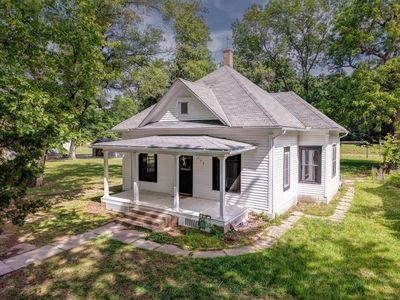 512 E 3rd Ave, Winfield, KS, 67156