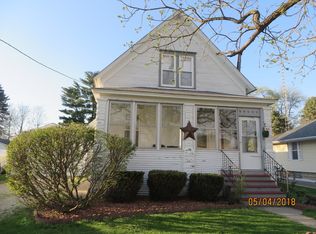 412 E 6th St, Momence, IL 60954