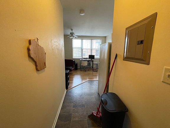 2nd image of 1819 N Cambridge Ave APT 314