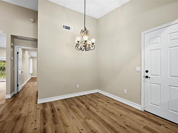 5th image of 430 NW 48th Blvd