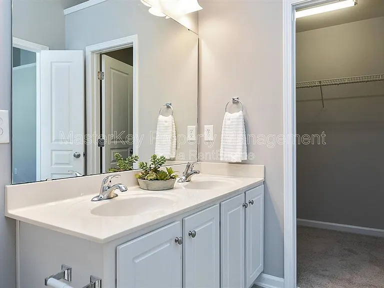 316 Kinellan Ln — Photo 21