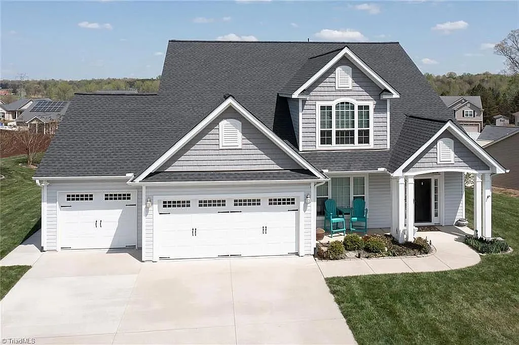 160 Twisted Cypress Ln — Photo 1