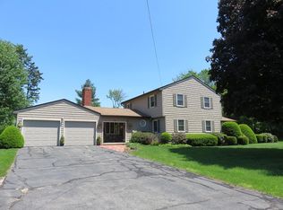 11 Old Carriage Dr, Wilbraham, MA 01095