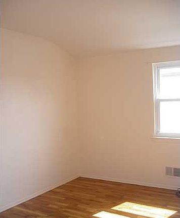 3rd image of 203 Ada Dr