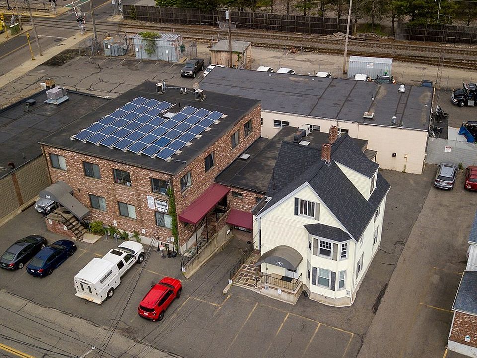 2nd image of 378 Hillside Ave Unit 1