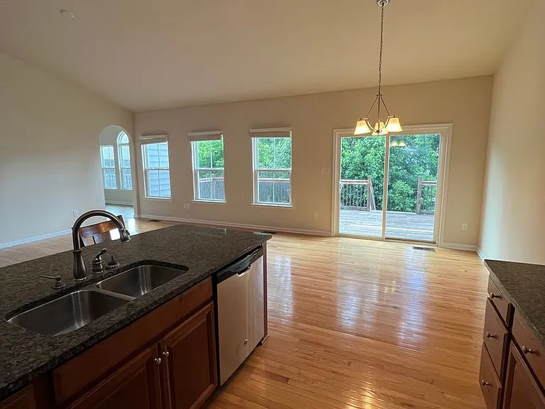 965 Eagle Pl N — Photo 20