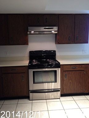4th image of 8 Surrey Ct