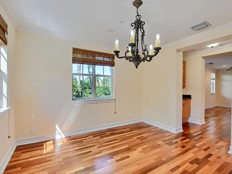 503 N Mallory Cir — Photo 16